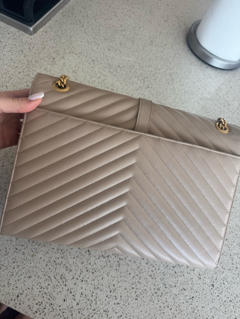 Saint Laurent Matelasse Grain de Poudre Monogram Large Shoulder Bag - Picture 2 of 8